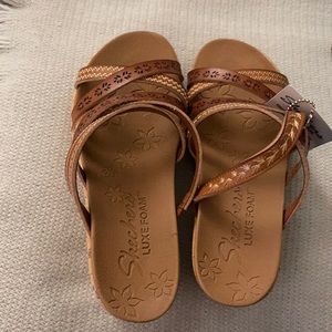 New Sketchers Brown Wedge size 6.5